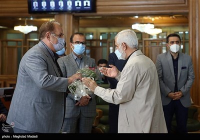 تقدیر از خانواده شهدای مدافع سلامت در ششمین جلسه شورای اسلامی شهر تهران