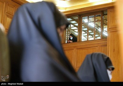 حضور خبرنگاران در بالکن صحن شورای شهر تهران 