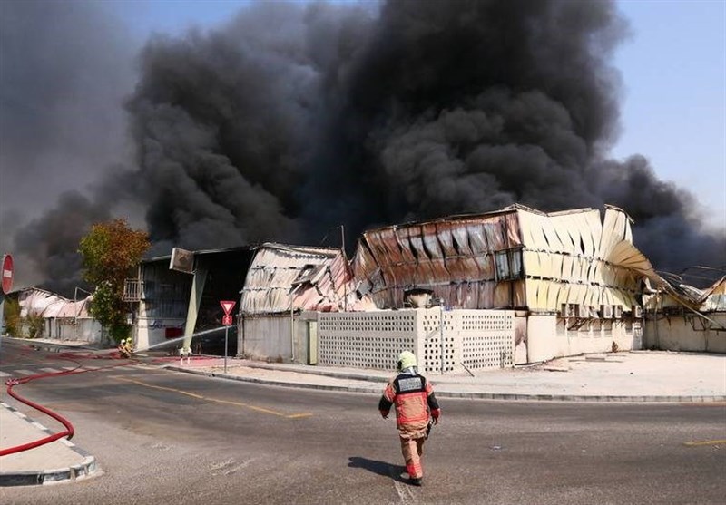 Fire in Dubai Warehouse Sends Smoke Billowing Over Deira Neighborhood