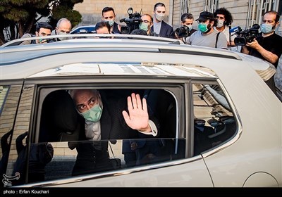 وزیر الخارجیة الجدید یودع ظریف