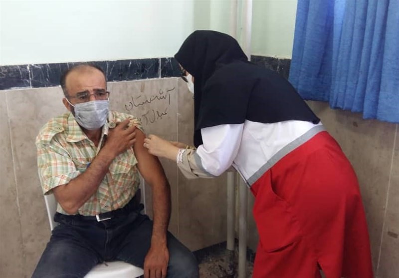 جوانان هلال‌احمر 11 هزار قزوینی را در برابر کرونا واکسینه کردند