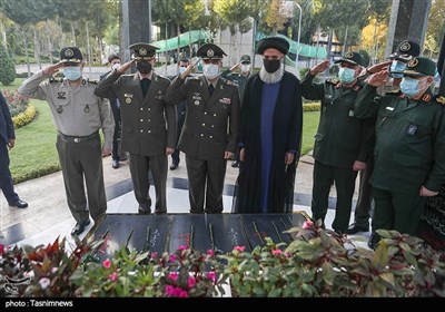 حضور امیر سرتیپ آشتیانی دردفتر وزارت دفاع و دیدار با امیر سرتیپ حاتمی