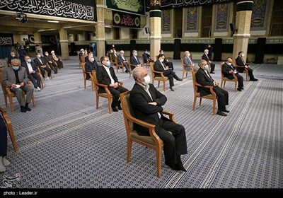 نخستین دیدار رئیس‌جمهور و اعضاء هیئت دولت با رهبرمعظم انقلاب