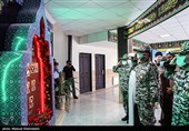 ادای احترام امیر علیرضا صباحی فرد فرمانده نیروی پدافند هوایی ارتش به مقام شهدای ارتش