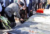ادای احترام رئیس جمهور به شهدای مدافع امنیت در چابهار / رئیسی: شهدا برای "منطقه، کشور و نظام" بسیار امنیتآفرین شدند