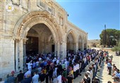 مشارکت 45 هزار نمازگزار فلسطینی در مسجد الاقصی/ درگیری در نابلس