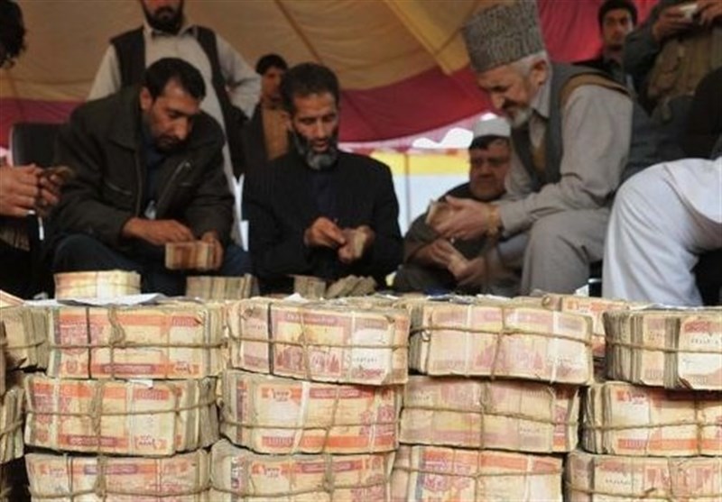 ابراز نگرانی مردم از روند کاهش ارزش پول افغانستان در مقابل دلار
