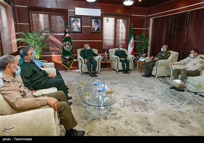 دیدار فرماندهان ارشد سپاه پاسداران با وزیر دفاع و پشتیبانی نیرو‌های مسلح
