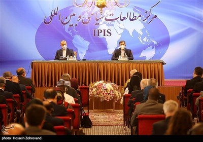 الاجتماع الأول لوزیر الخارجیة الإیرانی مع السفراء الأجانب فی طهران