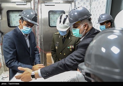 بازدید وزیر دفاع از مراحل پایانی ساخت و آماده سازی کارخانه تولید واکسن فخرا