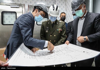 بازدید وزیر دفاع از مراحل پایانی ساخت و آماده سازی کارخانه تولید واکسن فخرا