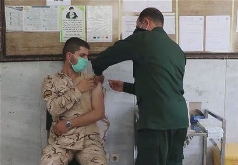 سربازان سپاه اصفهان در گام پنجم طرح شهید سلیمانی واکسینه شدند
