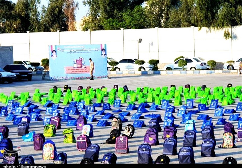 10000 هزار بسته لوازم‌التحریر میان دانش‌آموزان نیازمند استان خوزستان توزیع می‌شود