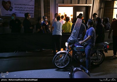واکسیناسیون شبانه روزی در سوله بحرانِ بزرگراه کردستان تهران
