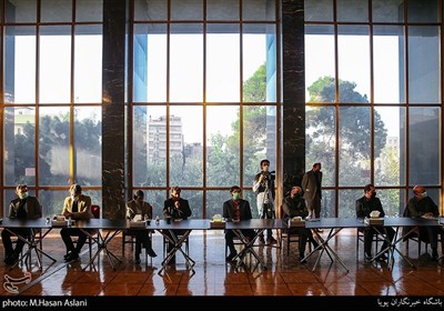 نشست صمیمی جمعی از شاعران کشور به مناسبت روز شعر و ادب فارسی در تالار وحدت