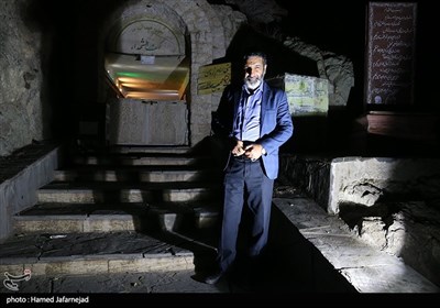 حاج حسین یکتا در کهف الشهداء تهران