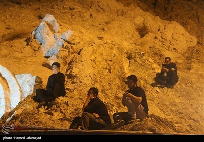 مراسم رونمایی از مستند دستمال سرخها در کهف الشهداء تهران