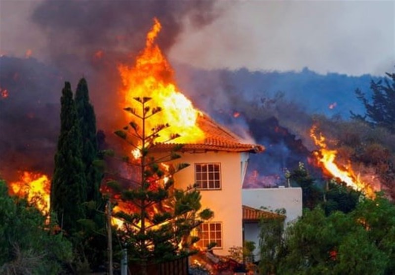 Aerial Footage Shows Lava Devouring Residential Neighborhoods in Spain’s Canary Islands