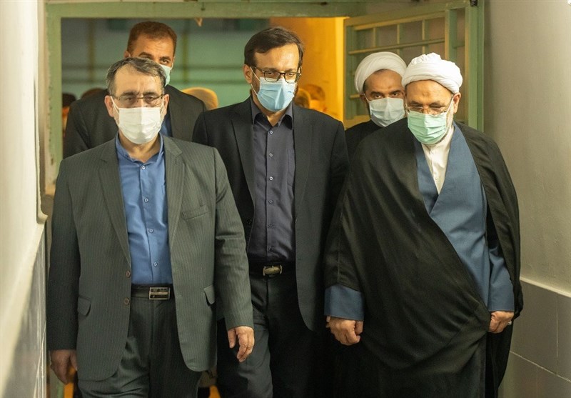 بازدید رئیس دادگستری مازندران از زندان‌های شمال به همراه 100 قاضی/ صدور حکم آزادی 44 زندانی و اعطای مرخصی به 111 مددجو