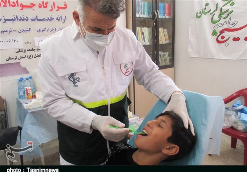 اکیپ دندانپزشکی بسیج به مناطق محروم خرم‌آباد اعزام شد + تصاویر