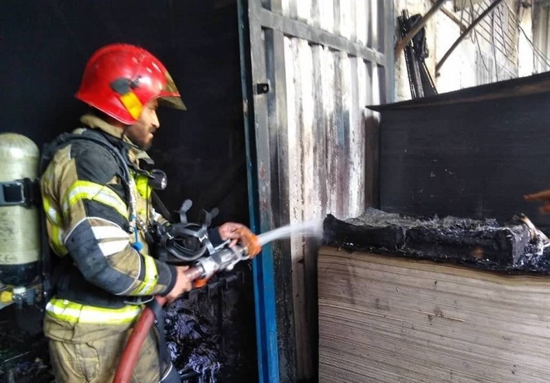 آتش‌سوزی گسترده در یک فروشگاه لوازم‌خانگی خرم‌آباد/ تلاش برای اطفای حریق ادامه دارد