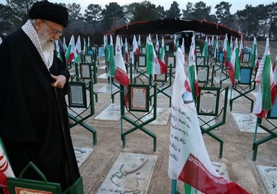امام خامنهای: خون مطهّر شهدا حقانیت جمهوری اسلامی را بر جبین تاریخ ثبت کرد