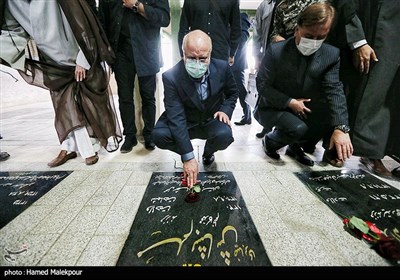 حضور محمد باقر قالیباف رئیس مجلس شورای اسلامی در گلزار شهدای صومعه سرا