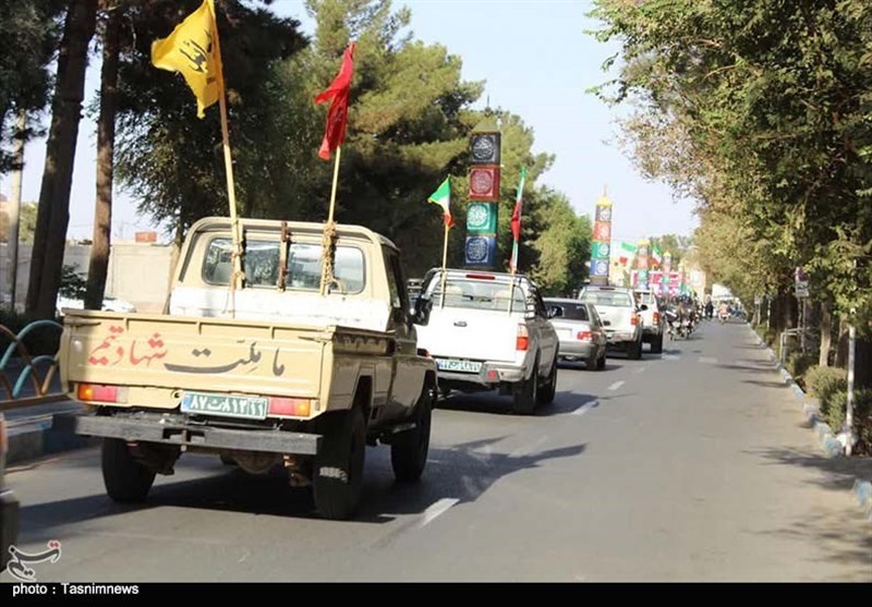 رژه خودرویی و موتوری نیروهای مسلح در کاشان به روایت تصویر