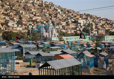 زیارت سخی در دامنه ی کوه آسمایی