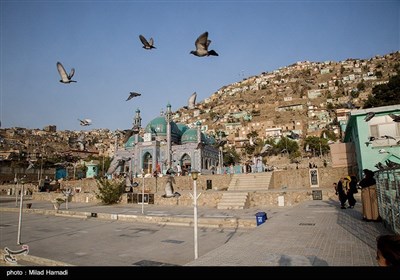 زیارت سخی در دامنه ی کوه آسمایی