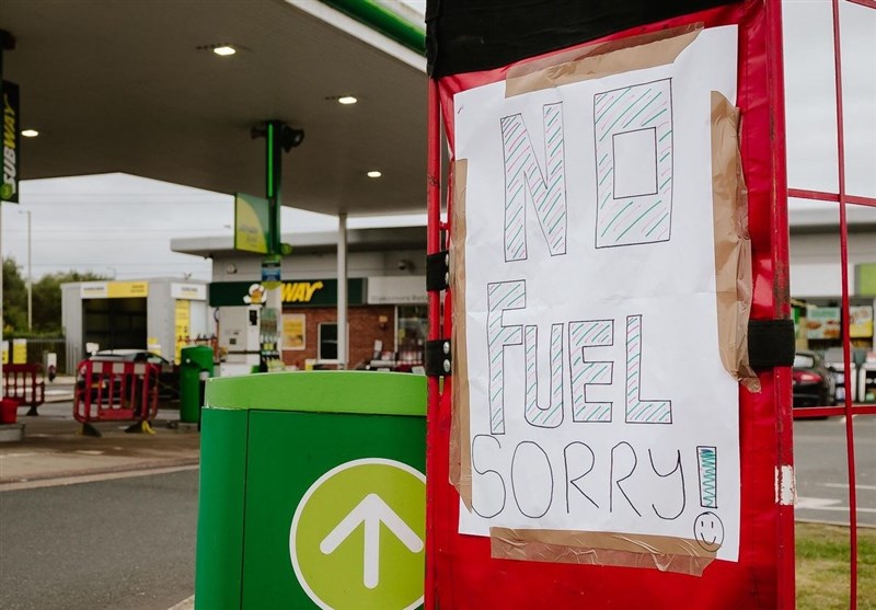 Petrol Station Queues Continue As UK Faces Fuel Shortage (+Video)