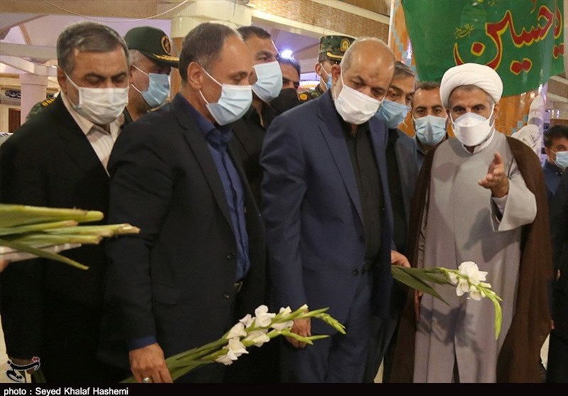 ادای احترام وزیر کشور به مقام شامخ شهدا بوشهر به روایت تصویر