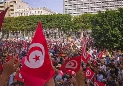  تظاهرات در تونس علیه «دستورات فوق العاده» رئیس‌‎جمهور 