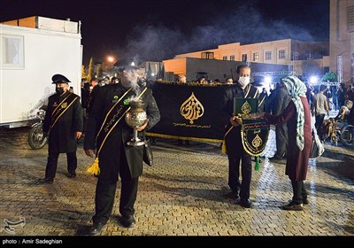 مراسم لاله گردانی خدام حرم مطهر حضرت شاهچراغ (ع)