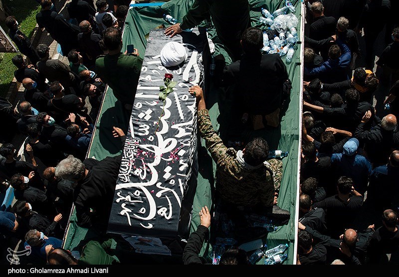 خاکسپاری علامه حسن‌زاده آملی تا ساعاتی دیگر در زادگاهش/ حضور شیفتگان‌ و دلدادگان‌ ‌علامه از نقاط مختلف ایران در روستا‌