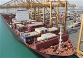 39 فروند کشتی کالاهای اساسی در بندر شهید رجایی پهلودهی شده‌اند