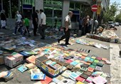 به بهانه جمع‌‌آوری بساط‌گستران کتاب‌های ممنوعه/ آیا برخوردهای قضایی در مسئله قاچاق کتاب مثمر‌ثمر است؟