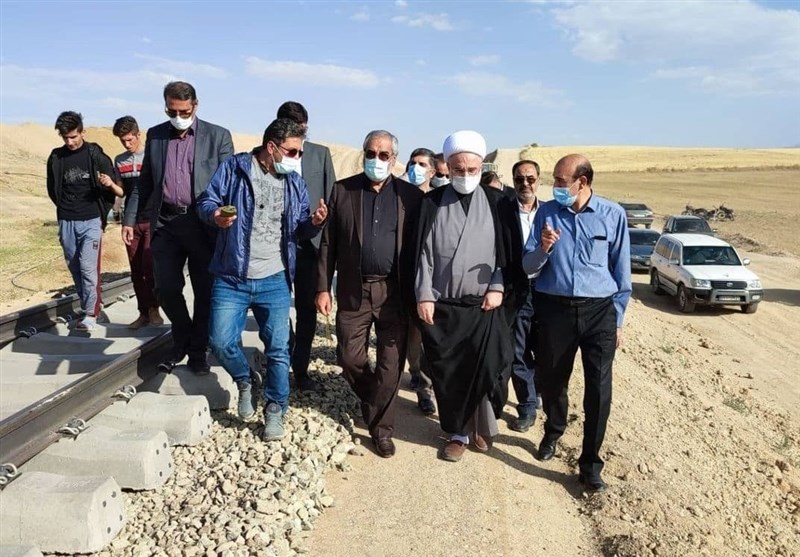 نماینده ولی‌فقیه در کردستان: راه‌آهن همدان-سنندج هرچه سریع‌تر به اتمام برسد