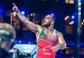 Dünya Güreş Şampiyonası&apos;nda İki İranlı Güreşçi Altın Madalya Kazandı