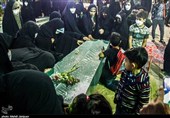 مراسم وداع با شهید مدافع حرم "سیدظاهر هاشمی" در گلستان شهدای اصفهان به روایت تصویر