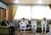 فرمانده نیروی دریایی ارتش با وزیر علوم دیدار کرد