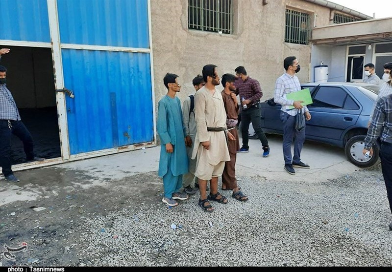 شناسایی اتباع غیرمجاز در 12 کارگاه صنعتی خاوران / پرونده قضایی تشکیل شد