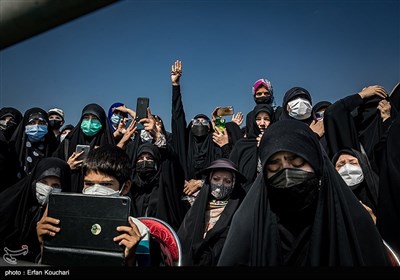 تشییع شهدای گمنام در محل دریاچه شهدای خلیج فارس