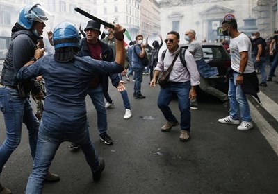  اعتراضات علیه سیاست‌های کرونایی دولت در ایتالیا به خشونت کشیده شد 