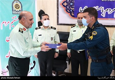 تقدیر سردار حسین رحیمی رئیس پلیس تهران بزرگ از تعدادی از شهروندان و کادر نیروی انتظامی