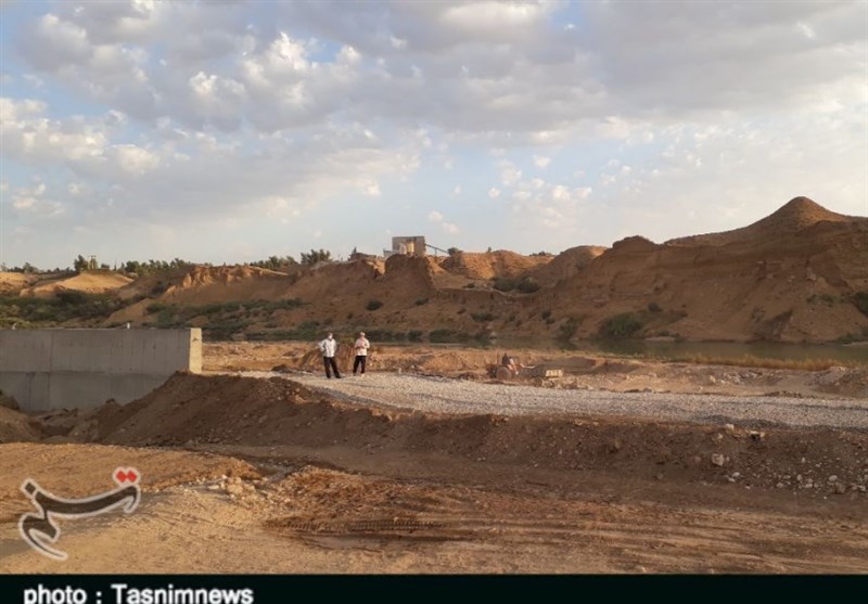 واکنش استاندار لرستان به گزارش‌های تسنیم: ساخت دیواره ساحلی پلدختر از سر گرفته می‌شود