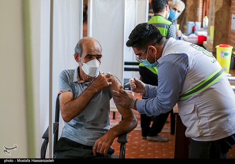 سرعت واکسیناسیون در استان خوزستان از متوسط کشوری پایین‌تر است