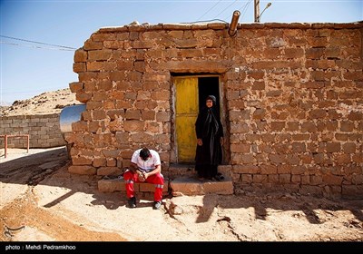 ادامه امداد رسانی به آسیب دیده گان زلزله قلعه خواجه - خوزستان