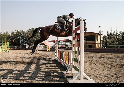 مسابقه پرش با اسب به مناسبت هفته نیروی انتظامی