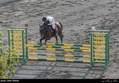 مسابقه پرش با اسب به مناسبت هفته نیروی انتظامی